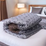 King Size Winter Comforter – Lightweight, Cozy & Feather-Soft (86" x 84") - Image 3